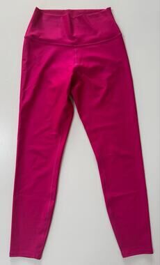 Alo Yoga Airlift leggings size small Magenta Crush pink